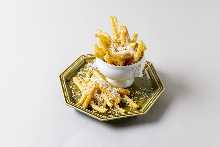  Crispy fries / truffle & cheese