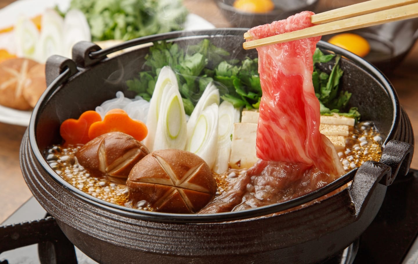 Enjoy delicious meat unique to Japan! Sukiyaki and Shabu-Shabu Special feature