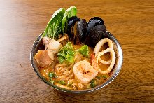 トムヤムクンラーメン