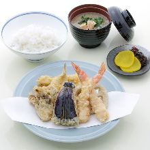 お昼の天ぷら定食