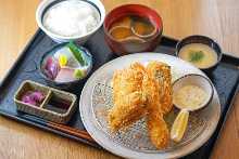ミックスフライ定食