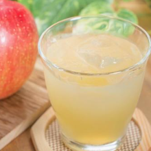 アップルジュース  a glass of apple  juice (100ml)
