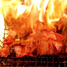 肉の炭火焼