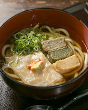 生麩と湯葉のうどん（温）