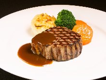 牛ヒレ肉のステーキ