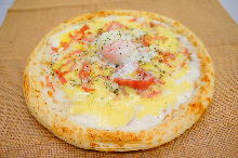 半熟卵のカルボナーラピザ