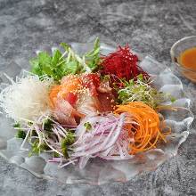 彩り野菜の海鮮サラダ
