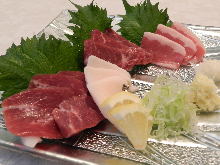 馬刺し盛り合わせ