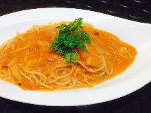 トマトクリームパスタ