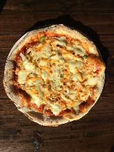 5種のチーズのピザ