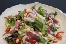 黒豚と野菜サラダ