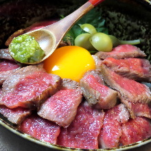 【１】あか牛丼