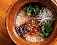 銀鮭とイクラの土釜炊きご飯