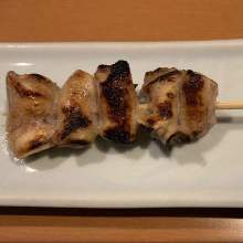 豚ナンコツ串焼き