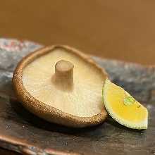 大分しいたけの酒蒸し焼き　和柑橘