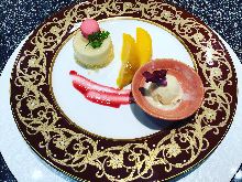 専属パティシエのデザート
