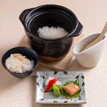 土鍋めし（熟成めんたいこ・季節の浅漬け）
