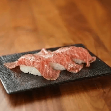 和牛炙り肉寿司