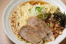 ここでしか食べられない! リピーター続出!かふーじゅ冷麺