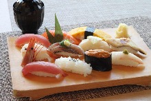 にぎり寿司盛り合わせ