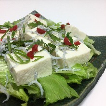 豆腐サラダ