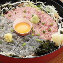 生しらすネギトロ丼