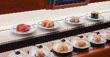 【二刀流レーン】パレードのようにお寿司が流れる回転レーンとタッチパネルで注文できるオーダーレーンで商品をご提供
