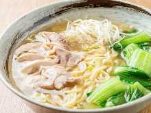 鶏肉さっぱり塩ラーメン