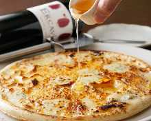 4種のチーズピッツァ