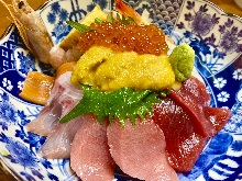 本マグロ海鮮丼