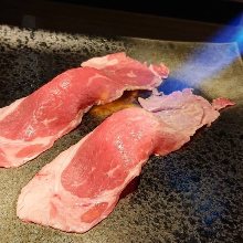 炙り肉握り寿司