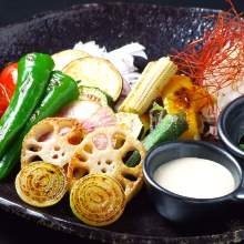 季節の焼き野菜のバーニャカウダ