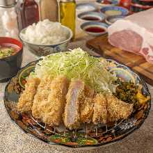 モモかつ定食
