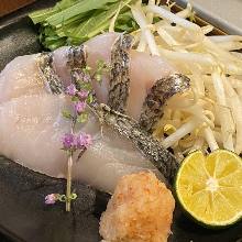 魚を愛して止まない料理長が丹精込めて熟成させたヒラスズキのしゃぶしゃぶ