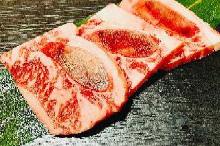 骨付きカルビ（焼肉）