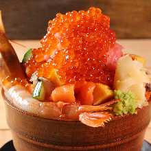 イカれ丼　いくら