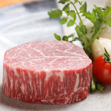 黒毛和牛ステーキ シャトーブリアン 100g【A5 class】（Wagyu Japanese beef a la carte）