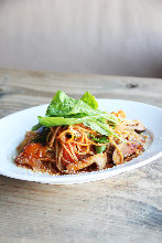 トマトソースパスタ