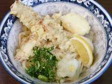 ちくわ玉子天うどん(温・冷) ちくわ玉子天うどん(温・冷)