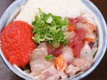 海鮮山かけ明太丼