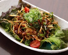イカ刺しと水菜の韓国風サラダ