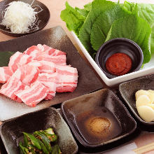 【新メニュー】網焼きサムギョプサル 【新メニュー】網焼きサムギョプサル