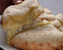 チーズナン食べ比べ