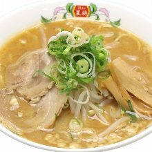 豚骨醤油ラーメン