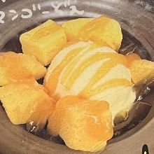 バニラアイス マンゴー添え