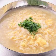 ワンタン麺