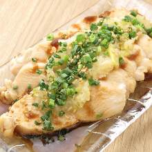 蒸し鶏のネギ塩ダレ