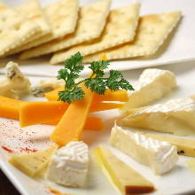 チーズ盛り合わせ3種