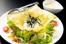 笑園とうふのパリパリサラダ