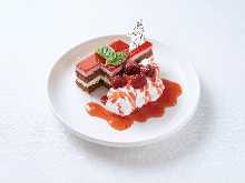 お召し上がりぃぃい！魘夢のホイップベリーケーキ